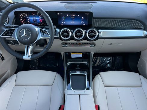 New 2026 Mercedes-Benz GLB 250 image 3