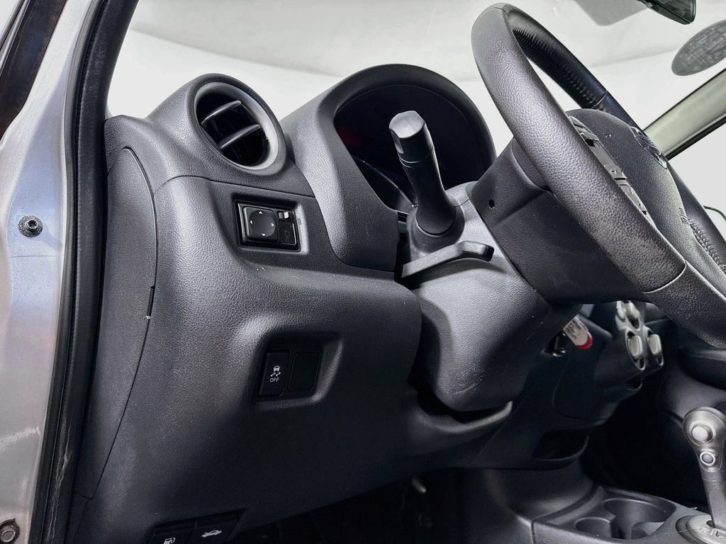 Used 2014 Nissan Versa Note SV FWD image 10