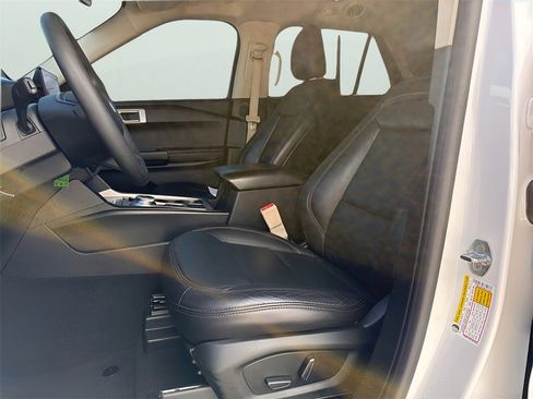 Used 2021 Ford Explorer Base image 5