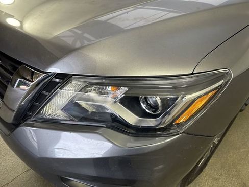 Used 2020 Nissan Pathfinder S AWD/4WD image 29