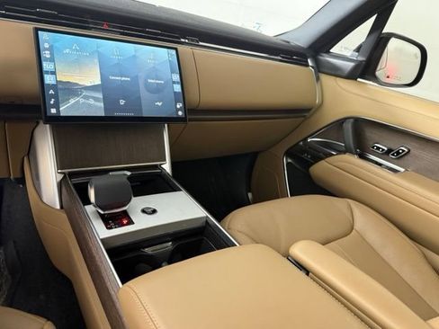 Used 2025 Land Rover Range Rover SE AWD/4WD image 23