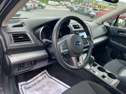 Used 2017 Subaru Outback 2.5i Premium AWD/4WD image 10