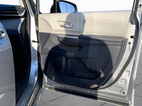 Used 2021 Toyota Sienna XLE FWD image 23