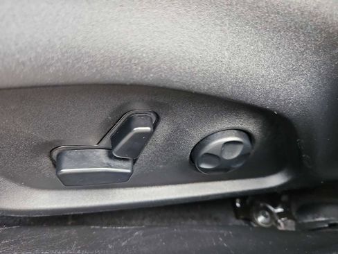 Used 2019 Jeep Compass Latitude w/ Popular Equipment Group image 17