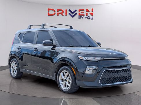 Used 2022 Kia Soul LX w/ Technology Package image 7