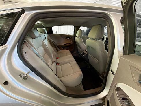 Used 2017 Chevrolet Malibu LT FWD image 11