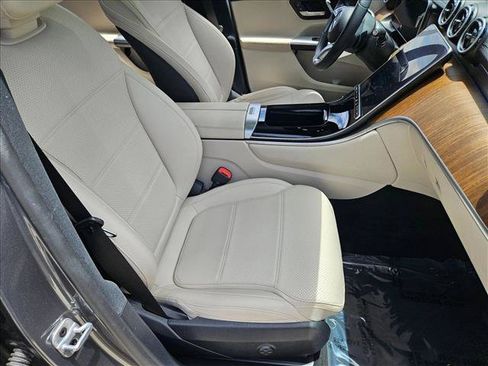 Used 2023 Mercedes-Benz GLC 300 4MATIC image 19
