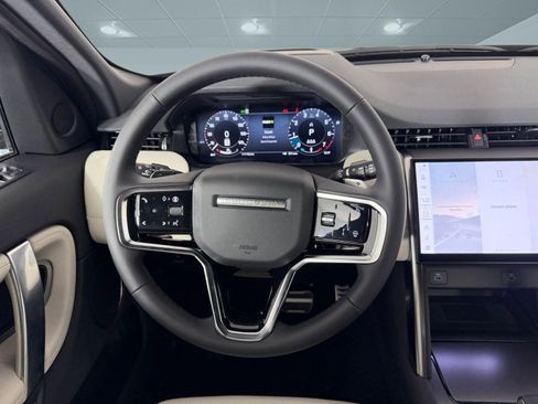 New 2026 Land Rover Discovery Sport Landmark image 16