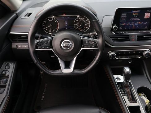 Used 2021 Nissan Altima 2.5 SR w/ SR Premium Package image 16