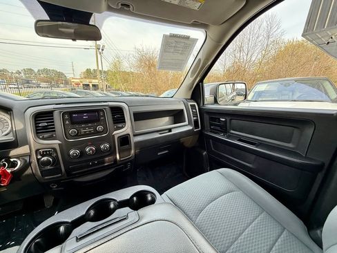 Used 2017 RAM 1500 Express RWD image 18