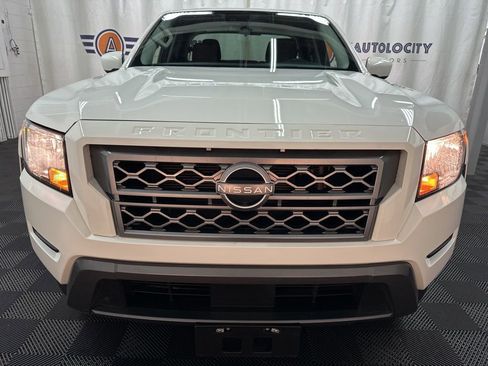 Used 2022 Nissan Frontier SV w/ Technology Package AWD/4WD image 3