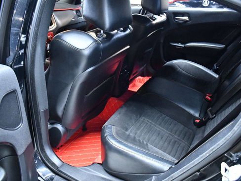 Used 2017 Dodge Charger R/T image 33