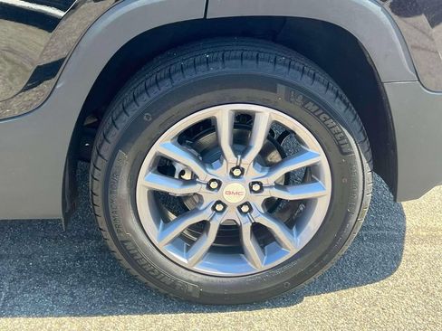 Used 2023 GMC Terrain SLT AWD/4WD image 8
