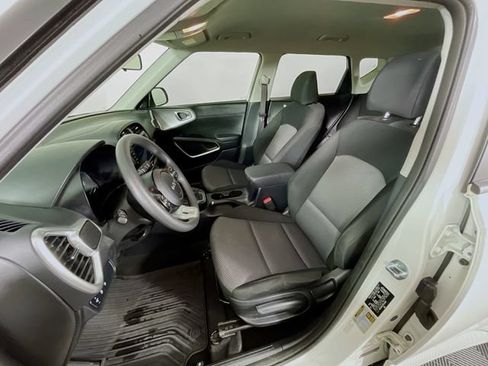 Used 2024 Kia Soul LX w/ Option Group 015 FWD image 20