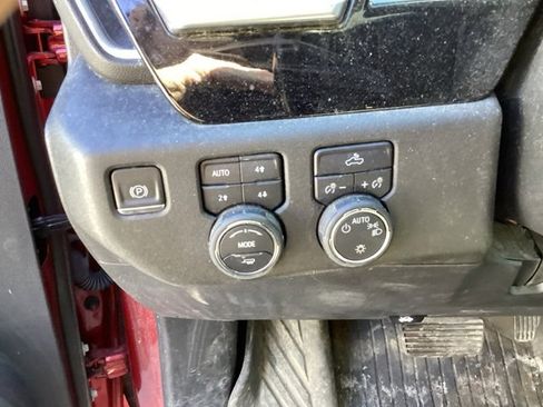 Used 2022 Chevrolet Silverado 1500 LT image 18