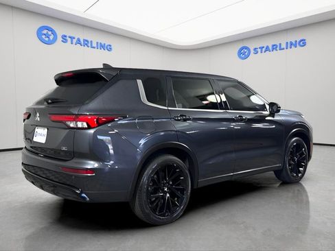 Used 2024 Mitsubishi Outlander SE image 9