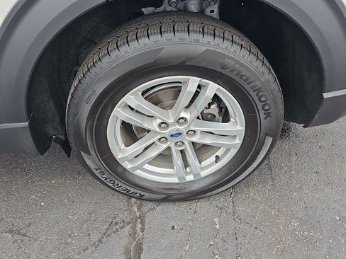 Used 2022 Ford Explorer XLT w/ Equipment Group 202A image 35