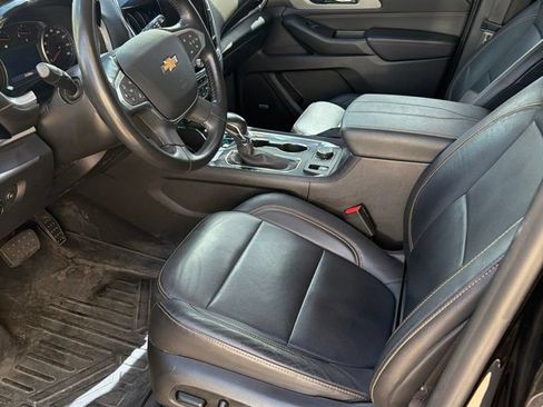 Used 2021 Chevrolet Traverse LT w/ LT Premium Package AWD/4WD image 11