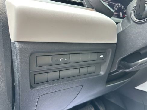 Used 2023 Mitsubishi Outlander SEL image 32