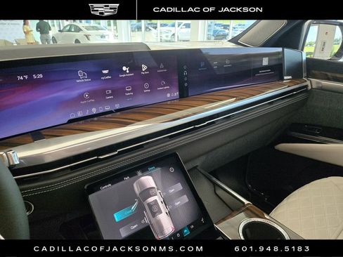 New 2026 Cadillac Escalade Platinum Sport AWD/4WD image 16