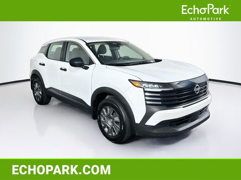 Used 2025 Nissan Kicks S FWD image 1