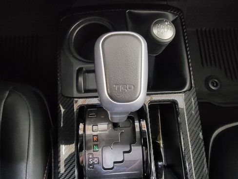 Certified 2022 Toyota 4Runner TRD Off-Road Premium w/ TRD Black Wheel Package (TMS) AWD/4WD image 17