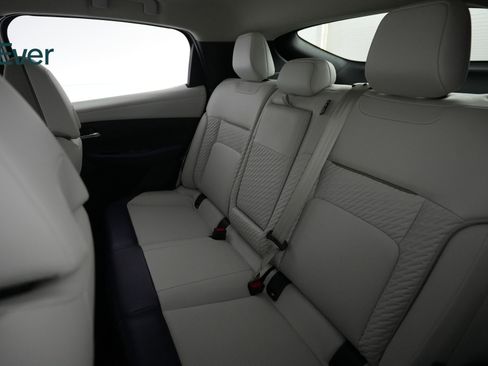 Used 2026 Nissan Leaf Platinum+ w/ Floor Mat Package (Platinum+) FWD image 24