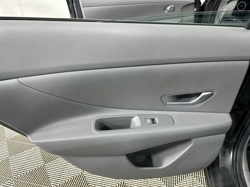 Used 2024 Hyundai Elantra SEL FWD image 16