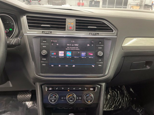 Used 2018 Volkswagen Tiguan SE w/ Panoramic Sunroof Package AWD/4WD image 23