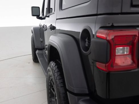 Used 2018 Jeep Wrangler Unlimited Sport S AWD/4WD image 13