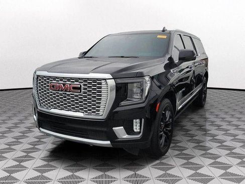 Used 2022 GMC Yukon XL Denali image 3