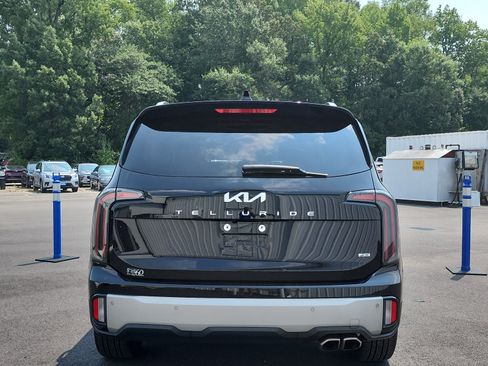 Used 2023 Kia Telluride EX w/ EX Captain's Chair Package AWD/4WD image 4