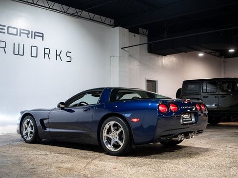 Used 2004 Chevrolet Corvette Coupe w/ Preferred Equipment Group RWD image 6