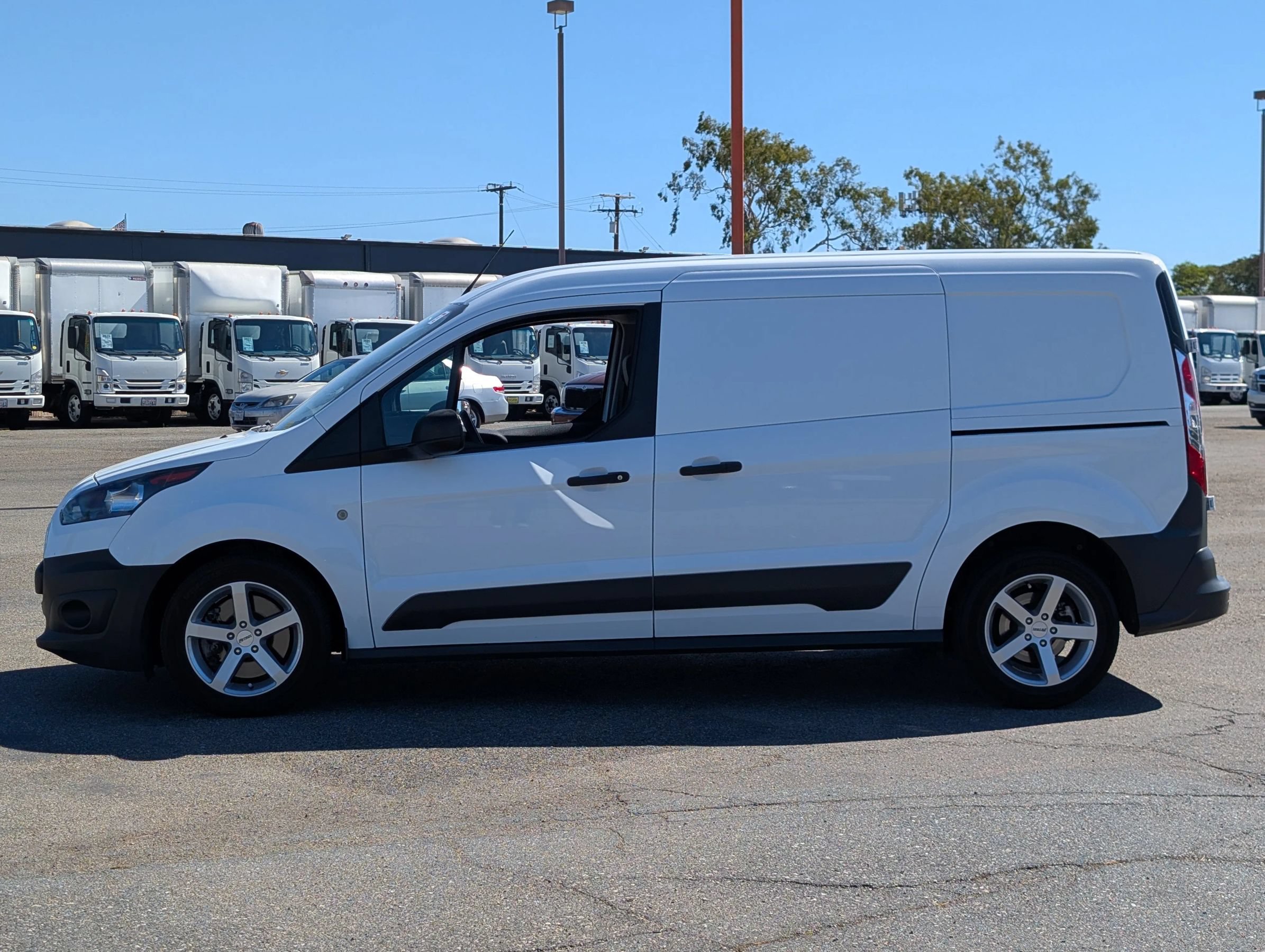 Used 2017 Ford Transit Connect XL FWD image 4