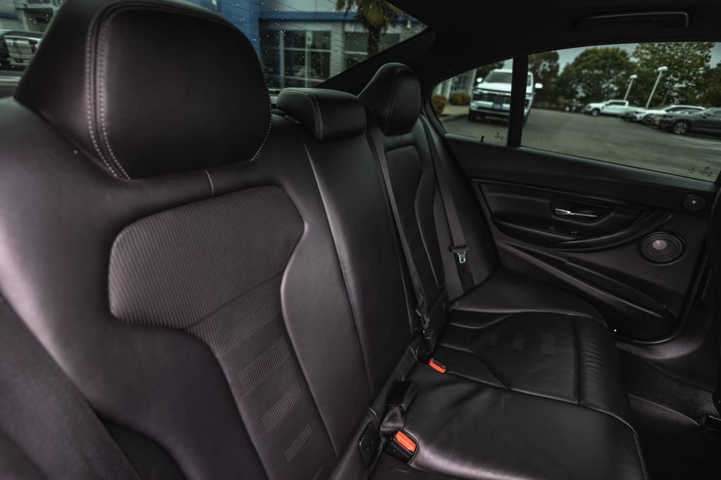 Used 2016 BMW M3 RWD image 32