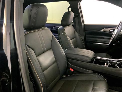 Used 2025 Chevrolet Traverse High Country w/ LPO, Floor Liner Package AWD/4WD image 7