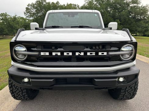 Used 2025 Ford Bronco Outer Banks AWD/4WD image 2