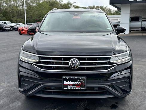 Used 2023 Volkswagen Tiguan SE FWD image 12