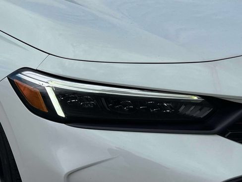 Used 2025 Honda Civic Sport image 9