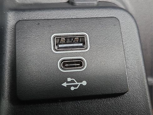 Used 2025 Ford Expedition Tremor AWD/4WD image 22