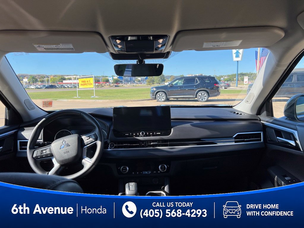 Used 2025 Mitsubishi Outlander SE AWD/4WD image 25
