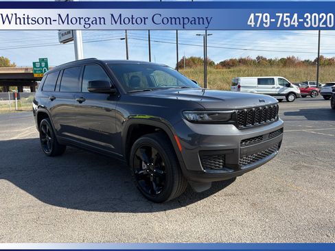 Used 2025 Jeep Grand Cherokee L Altitude image 4