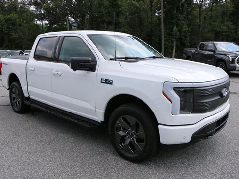 Used 2024 Ford F150 Lightning Flash AWD/4WD image 10