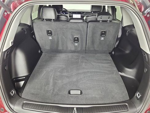 Used 2023 Jeep Grand Cherokee Limited w/ Black Appearance Package image 15