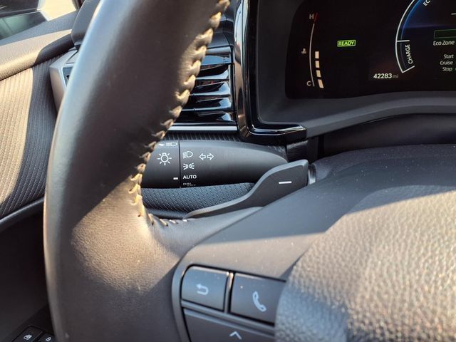 Used 2025 Toyota Camry SE FWD image 35