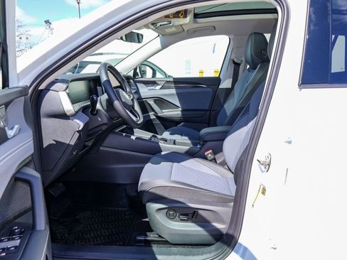 New 2026 Volkswagen Tiguan SE AWD/4WD image 12