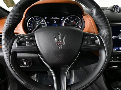 Used 2022 Maserati Levante GT image 10