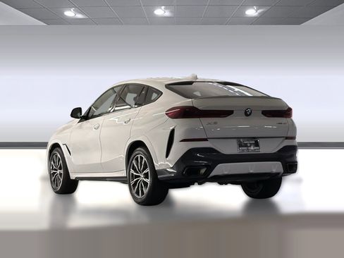 Used 2023 BMW X6 xDrive40i w/ M Sport Package image 3