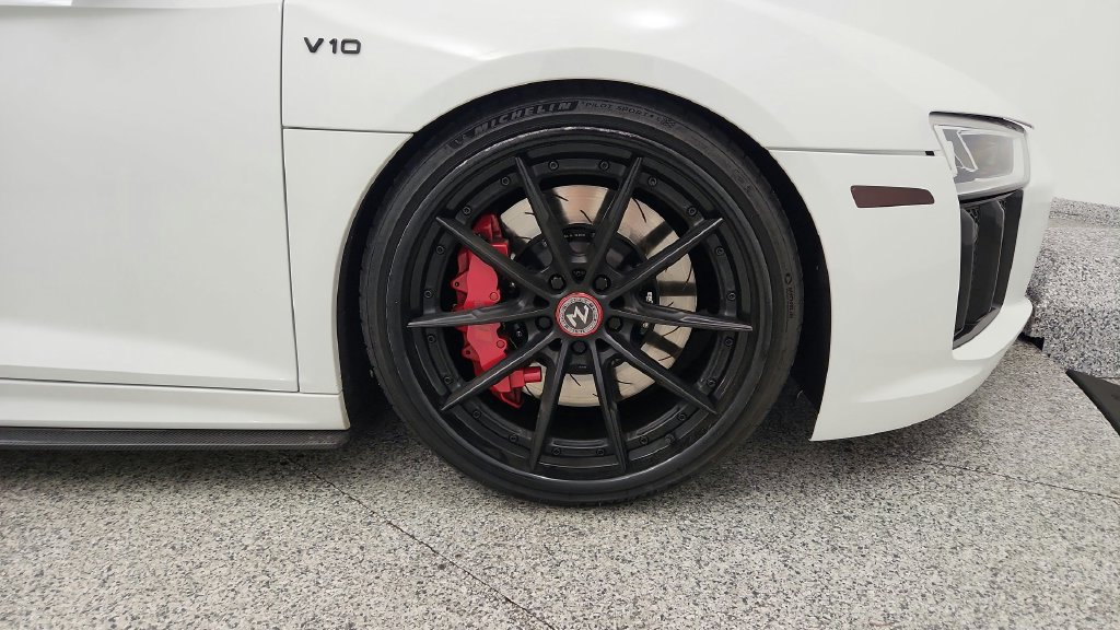 Used 2017 Audi R8 V10 w/ Carbon Exterior Package AWD/4WD image 68