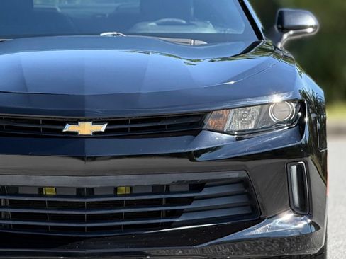 Used 2017 Chevrolet Camaro LT RWD image 15